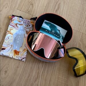 Blenders Eyewear VR Goggles - Rose Gold and Amber